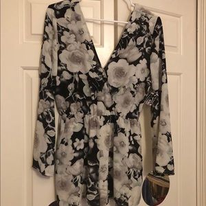 💚Woman’s floral Romper🖤